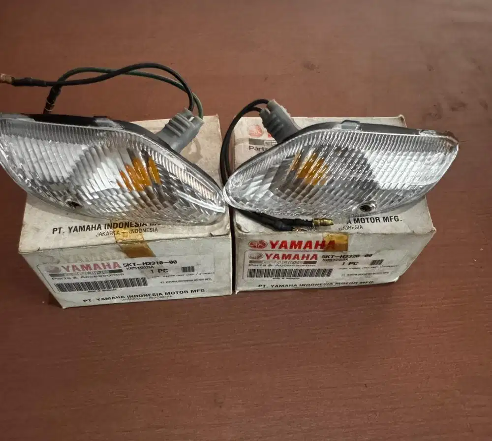 Lampu Sein Depan Yamaha F1ZR Original NOS
