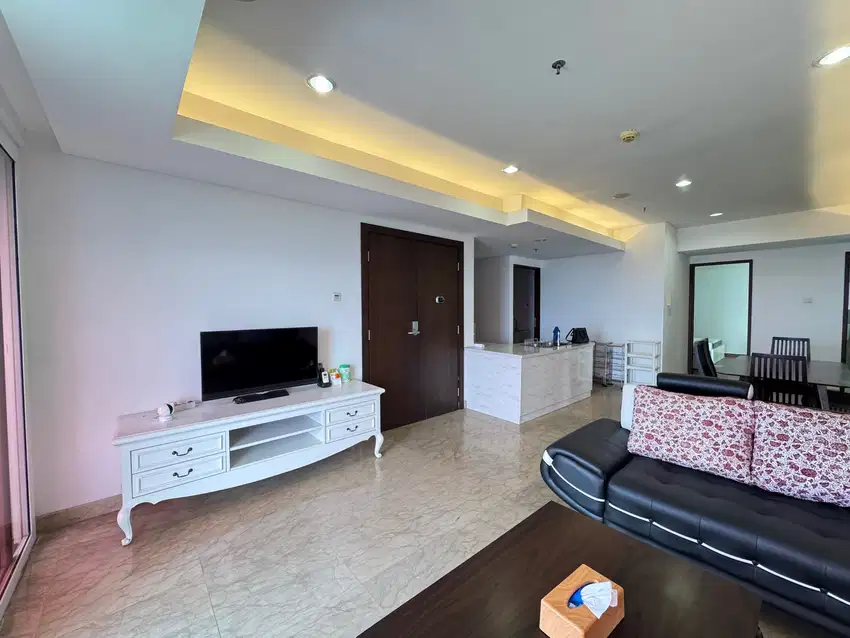 Sewa apartemen royale springhill 3 kamar 196 meter furnish golf view
