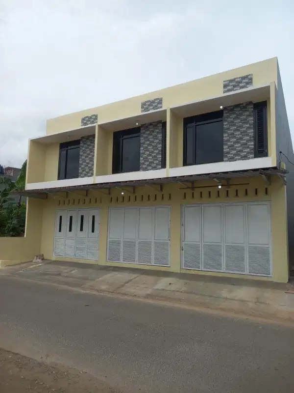 RUKO GANDENG 3  DI LEGOK