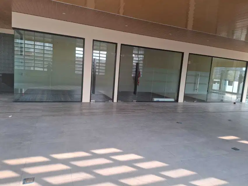 Gedung 3 Lantai Lokasi Strategis di Jaksel Sebelah SPBU