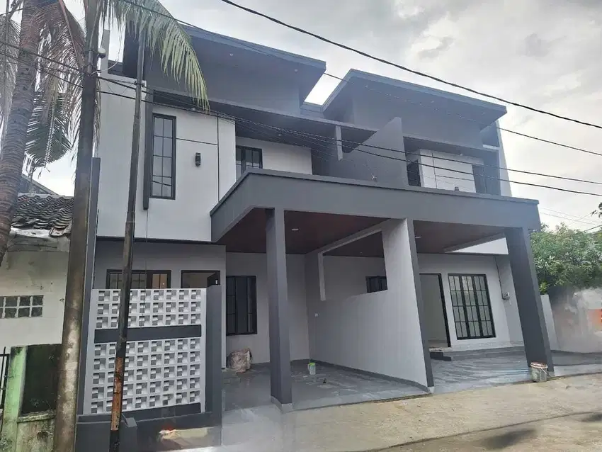 Dijual rumah di boulevard harapan indah