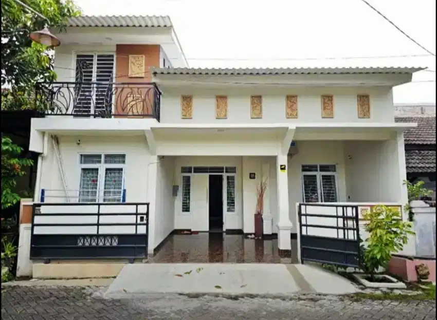 Dijual Cepat Rumah Bagus Tingkat 1,5 Lantai Daerah Pedurungan,Semarang