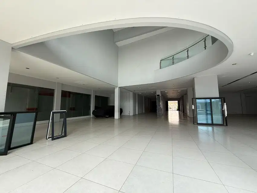 Gedung disewakan jalan percetakan negara, Harga nego, Lokasi strategis
