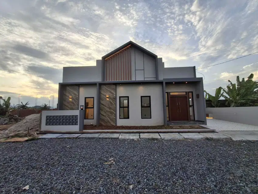 RUMAH CLUSTER MEWAH LOKASI STRATEGIS DI KEDAMAIAN
