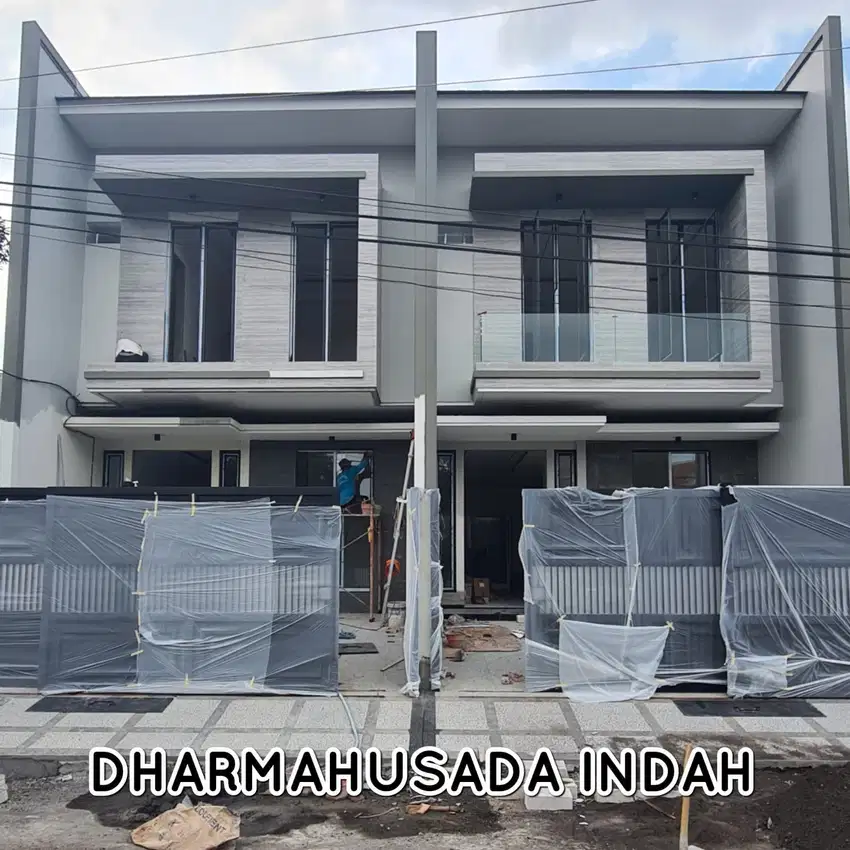 DIJUAL RUMAH DHARMAHUSADA DKT KERTAJAYA MANYAR BARU GRESS LANGKA