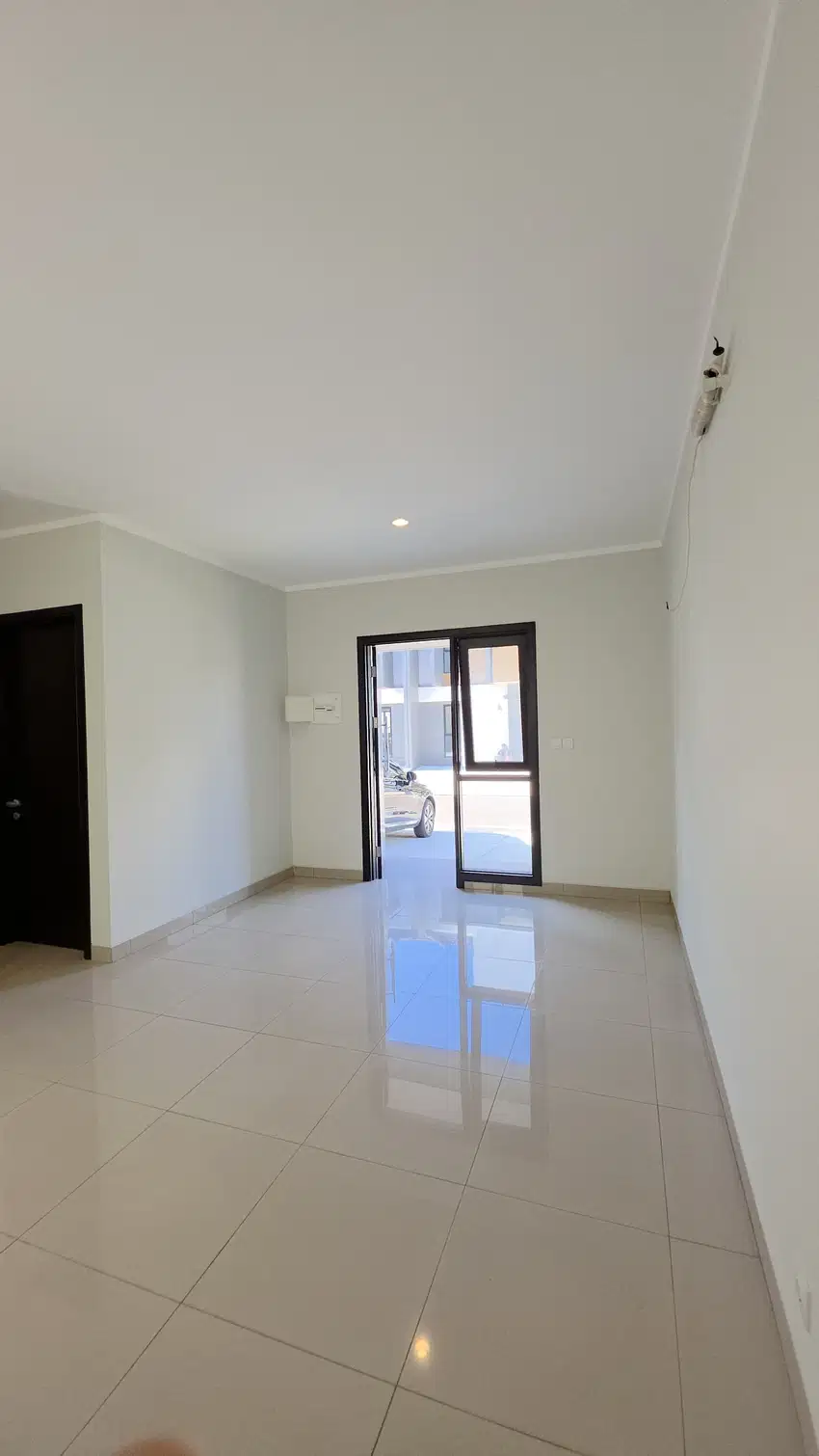 Disewakan Rumah Baru Di Cluster Regia Residence Summarecon Crown Gadin