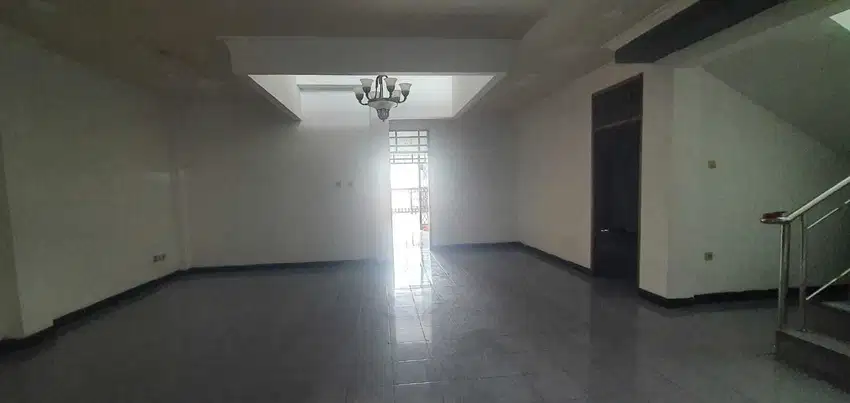 Rumah 2Lantai Strategis DiBKR - Ideal Untuk Kantor atau Tempat Tinggal