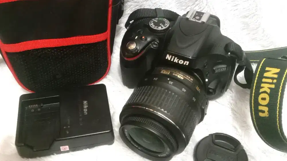Kamera DSLR Nikon D5100 mantap normal siap pakai