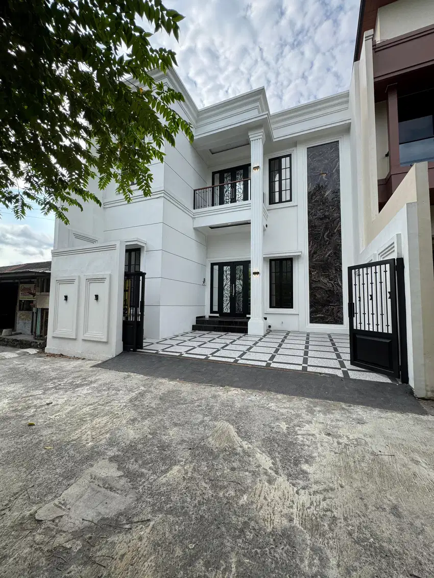 DIJUAL RUMAH MEWAH MODERN DI PLEMBURAN JL KALIURANG YOGYAKARTA