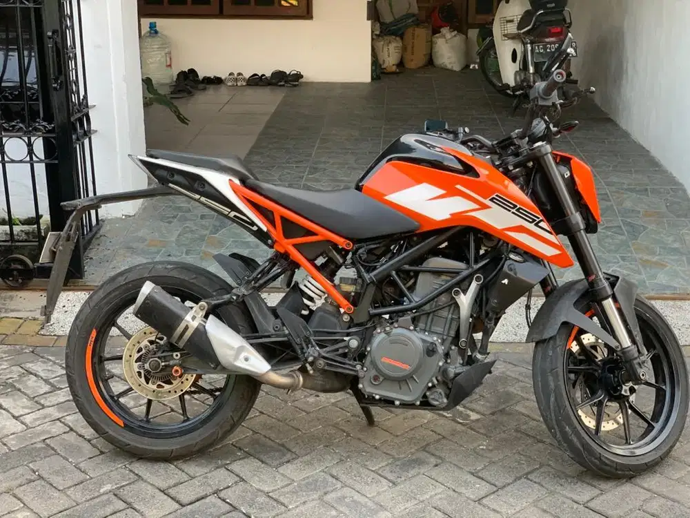 KTM DUKE 250 ABS
