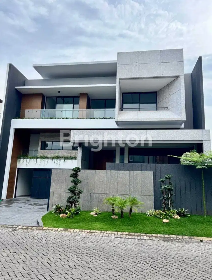 MINIMALIS GRESS SPLIT LEVEL PAKUWON INDAH dkt citraland graha famili d
