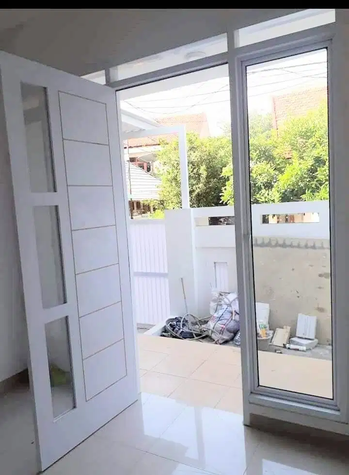 Rumah Baru 2 Lantai Siap Huni  di Tebet Timur