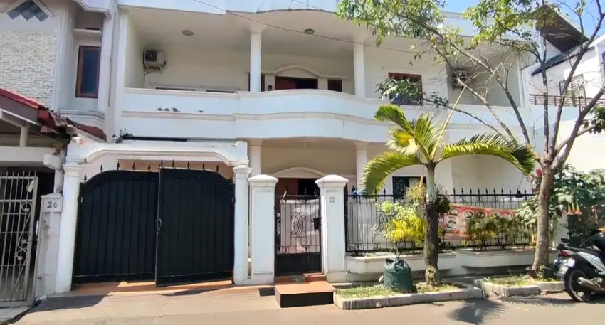JUAL CEPAT Rumah TANAH BANGUNAN LUAS trawat di Margahayu Metro bandung