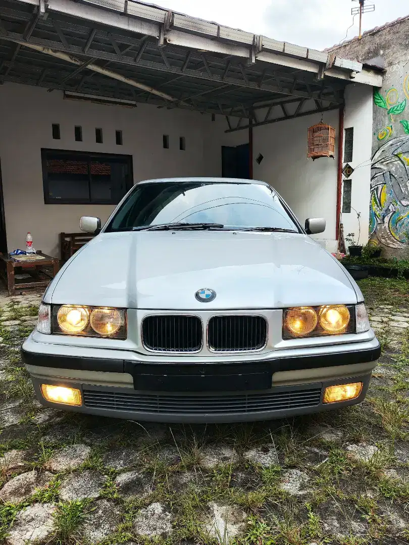 Dijual BMW E36 320i 1995 OEM Looks