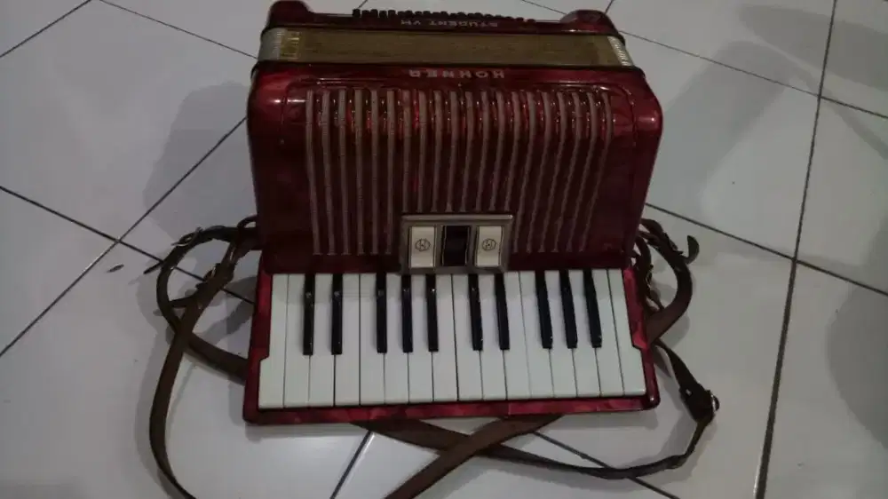 Dijual alat musik akordeon