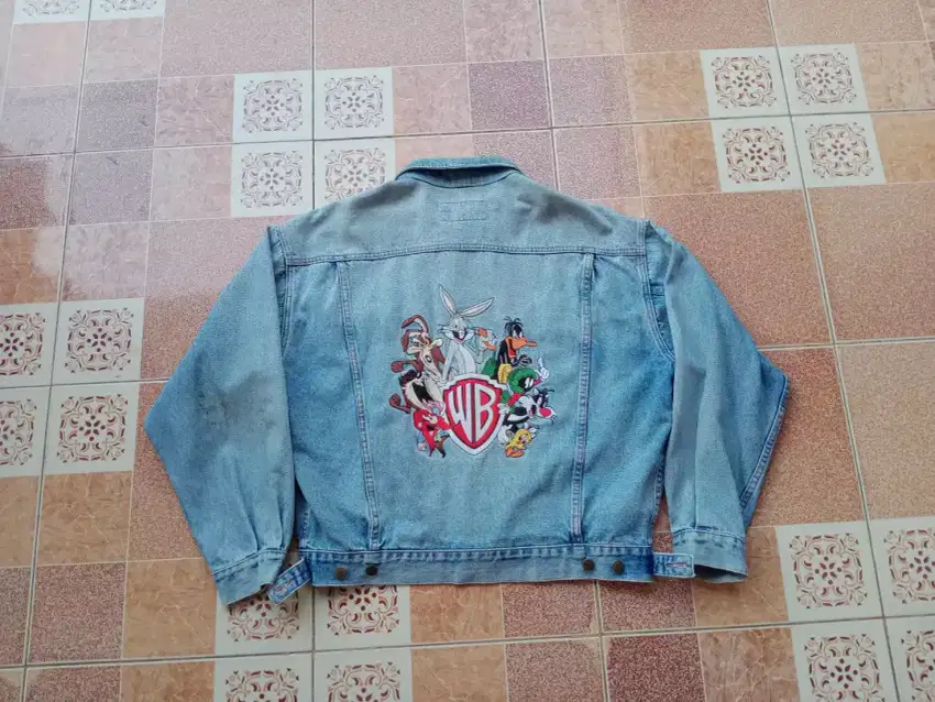 Warner Bross Jaket Original Vintage sejak 1996 Size M kondisi 90%