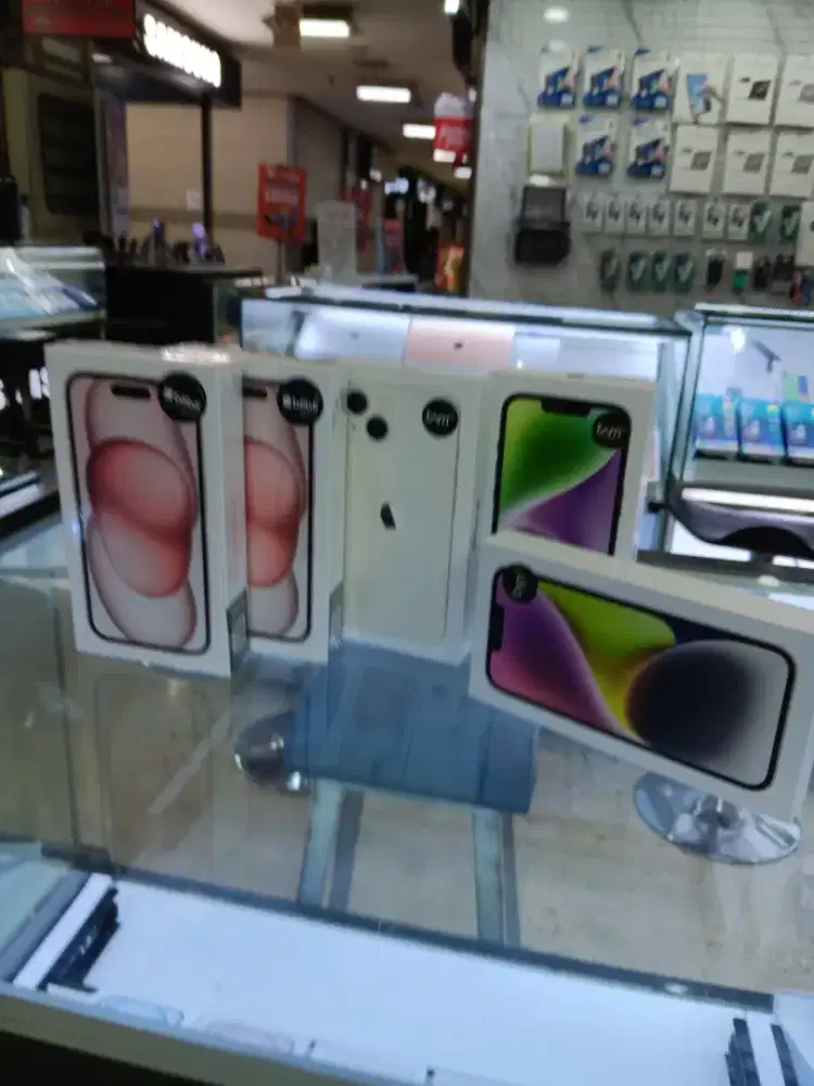 Kredit Cepat iPhone 14 128GB Bunga Ringan.