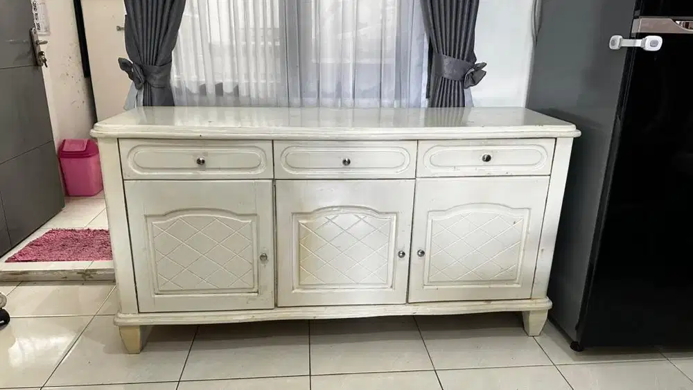 meja buffet klasik 3 pintu + 3 laci