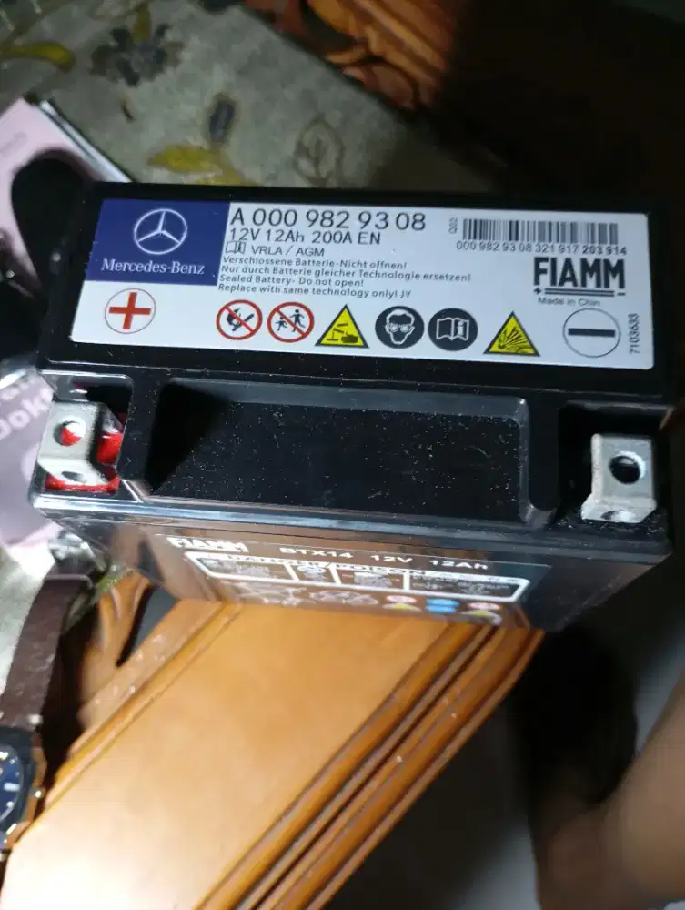 Aki mobil Mercedes benz