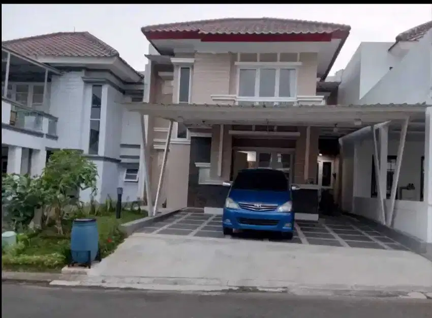 Di Jual Rumah Semi Furnish dengan Kolam Renang Pribadi di Legenda Wisa