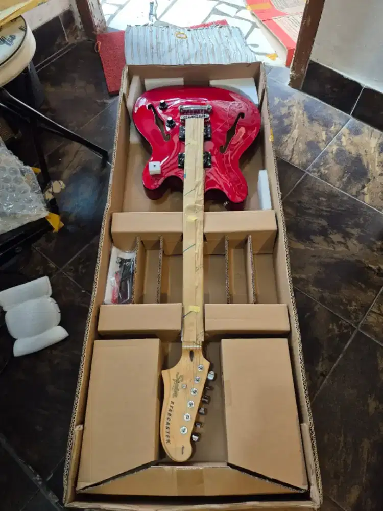 Guitar squier st fender starcaster ori