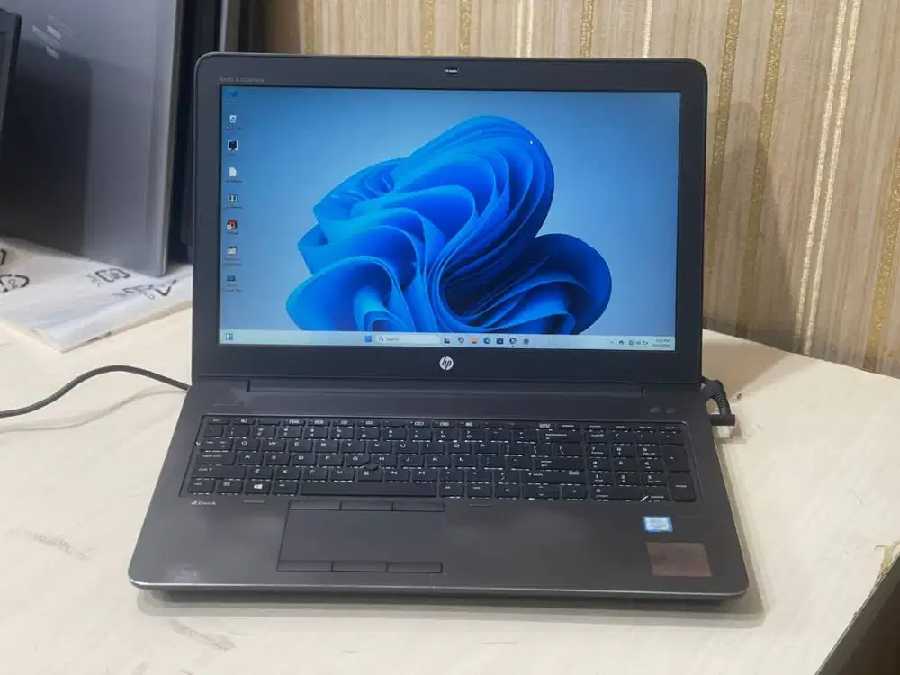 LAPTOP HP ZBOOK 15 G3 CORE i7 GEN6 RAM 8GB SSD 256GB DUAL VGA D-EC