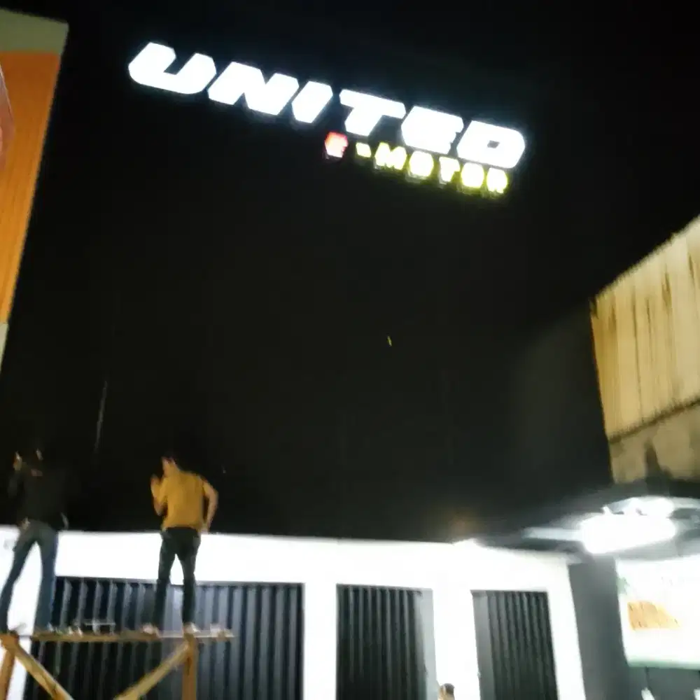 Neon box produksi reklame murah bersahabat