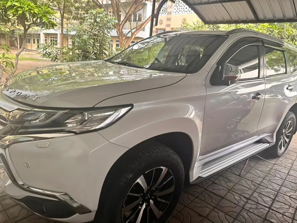 Pajero sport dakar matic 2021 low KM servis record