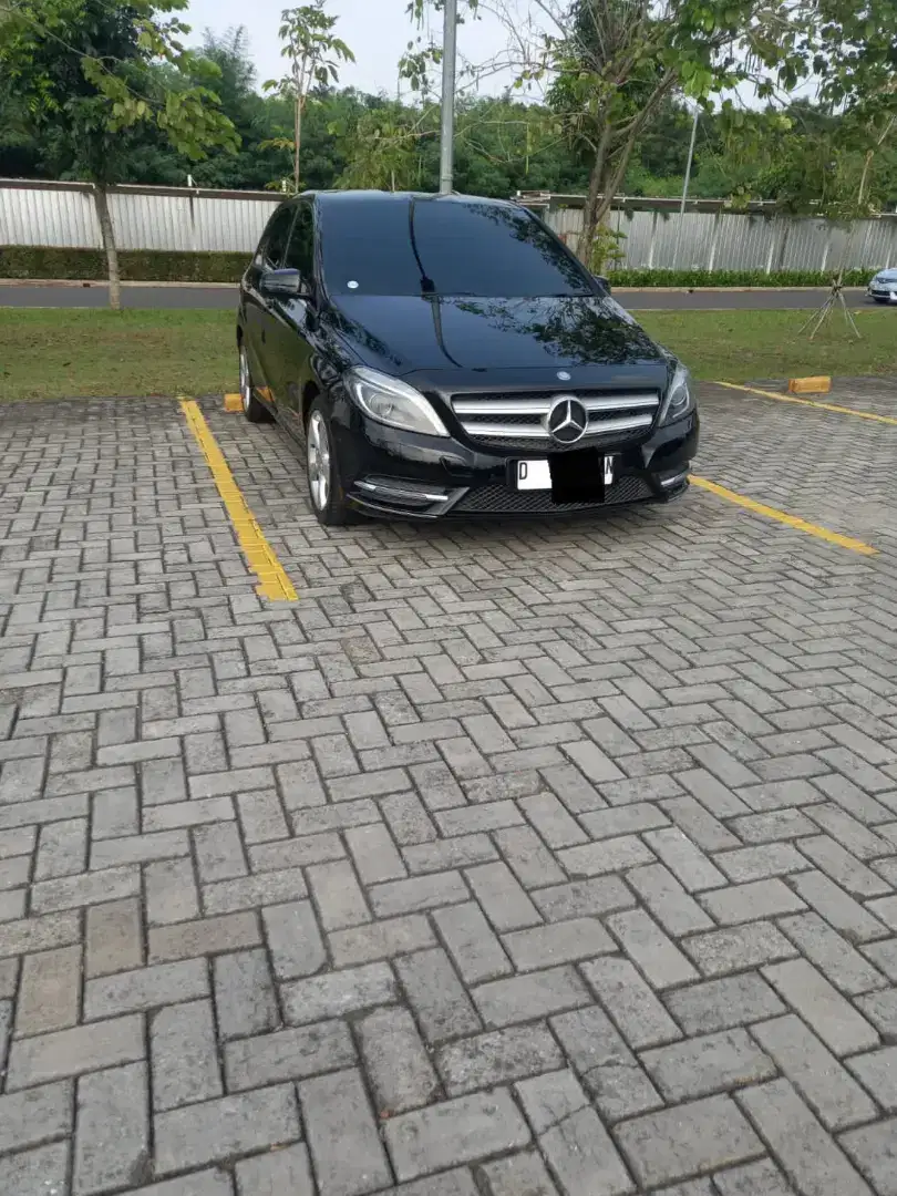 Mercedez Benz B200 low kilometer