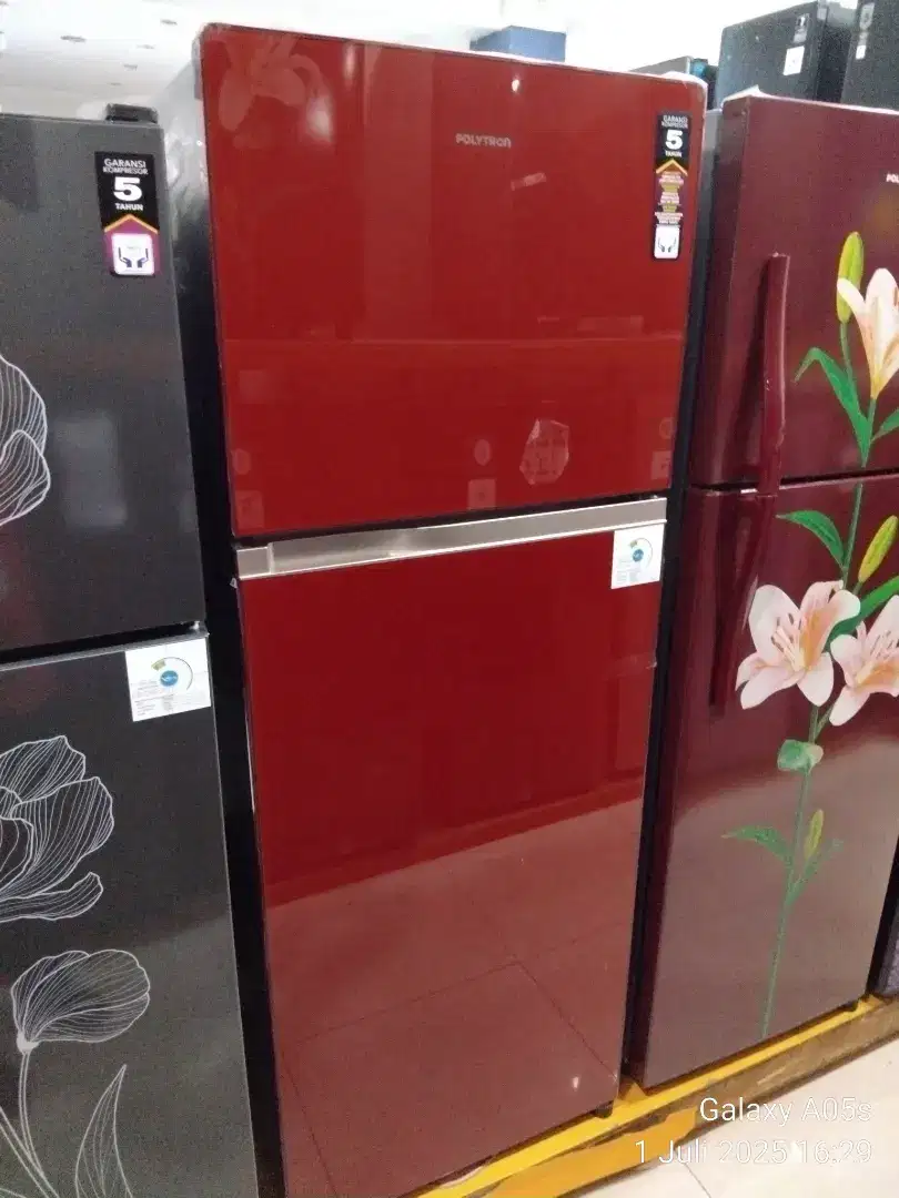 LEMARI ES POLYTRON 2 PINTU