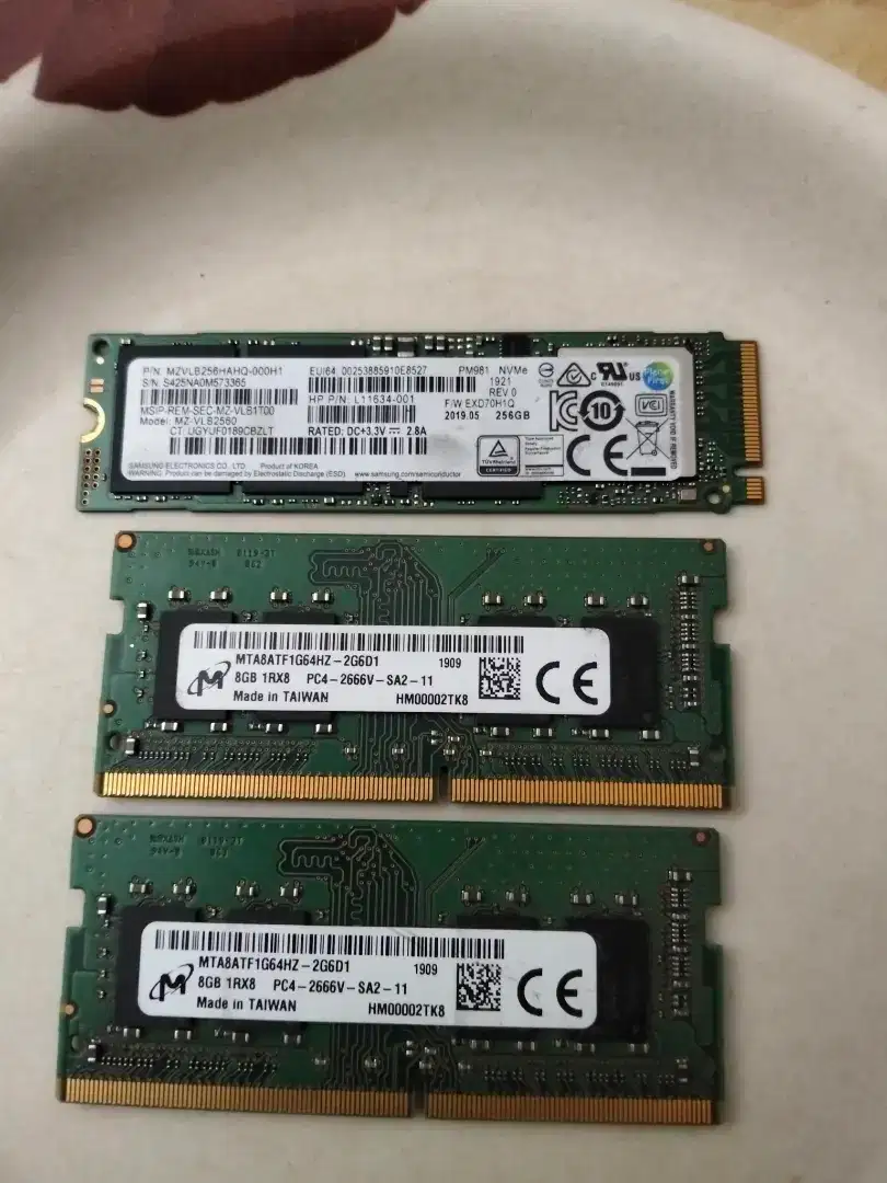 DDR ada 3 keping merk Samsung