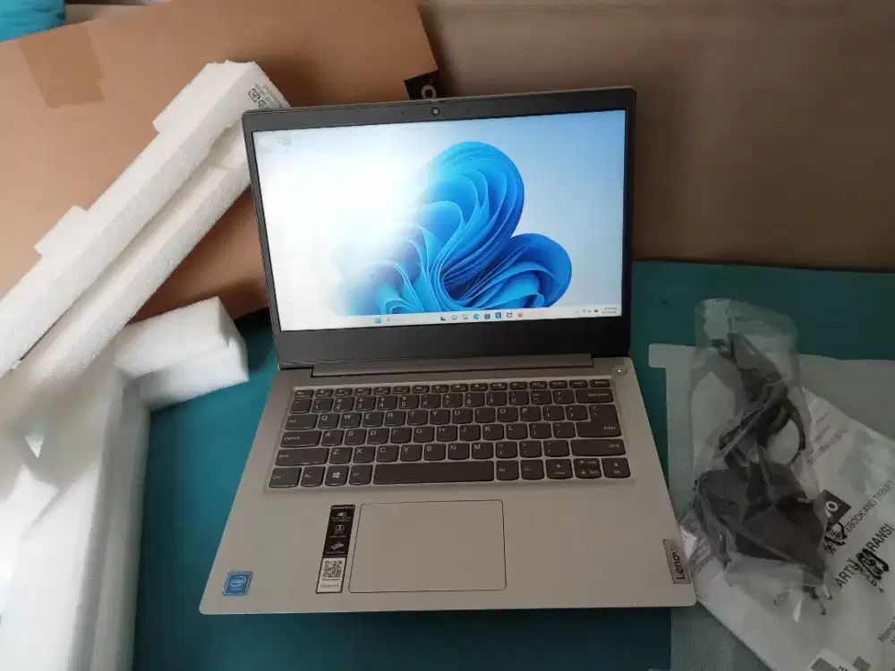 SECOND LIKENEW LAPTOP LENOVO IDEAPAD SLIM 1 MULUS FULSET