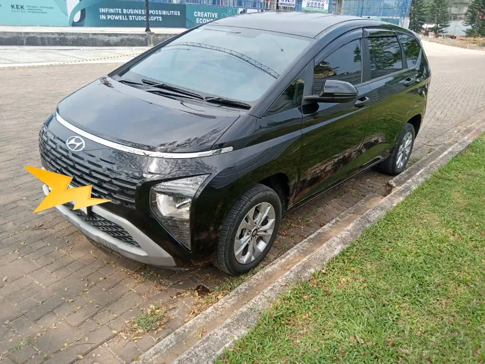 Hyundai Stargazer Trend 2023 Bensin Manual warna Hitam