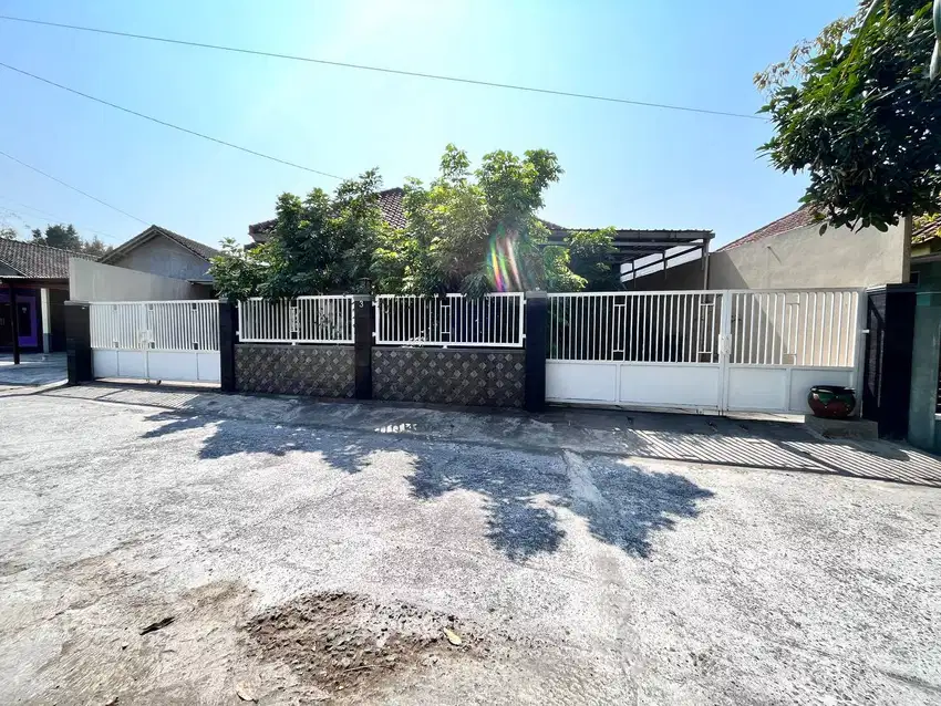 Rumah luas bagus di dekat jalan tajem raya maguwoharjo