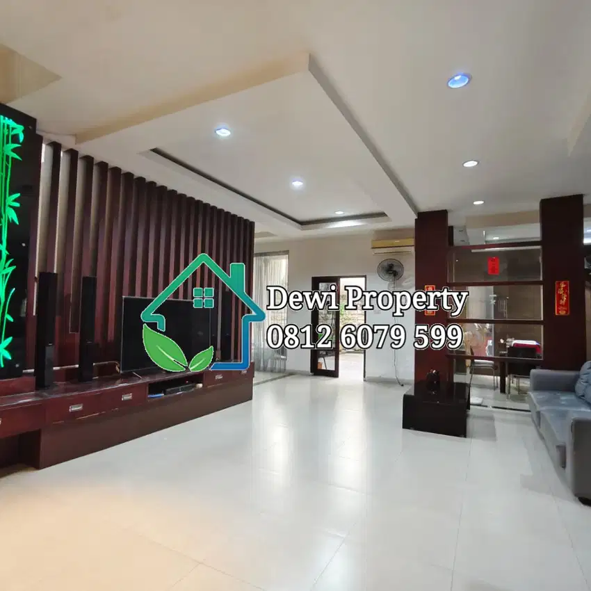 DIJUAL VILLA KOMP CEMARA ASRI JLN MERBAU