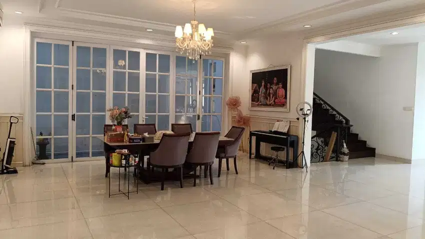 Dijual Rumah Siap Huni di Taman Golf Modernland Tangerang.