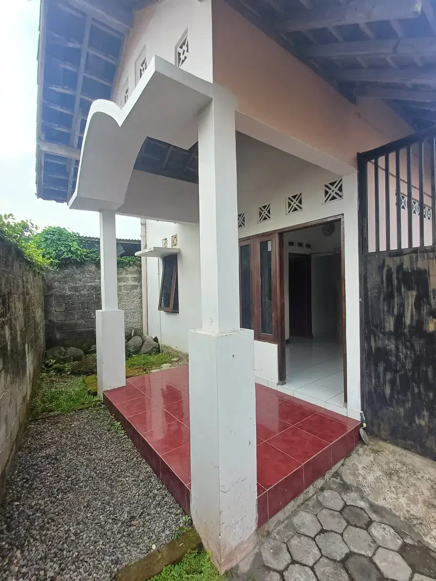 Rumah 5 menit ke UGM dan Sardjito