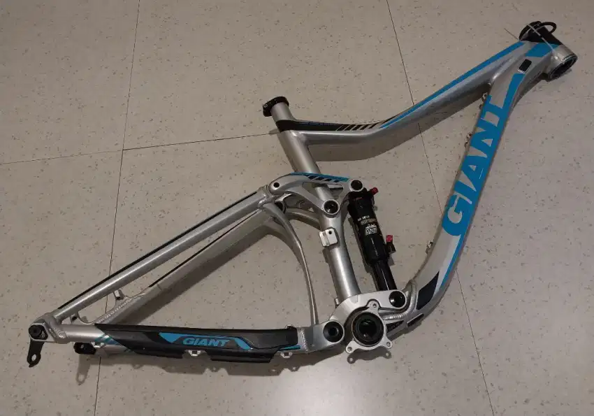 Jual frame fullsus Giant Trance uk M 27.5 spt baru