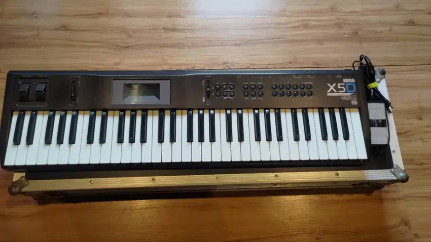 Korg X5D Keyboard Synth synthisezer
