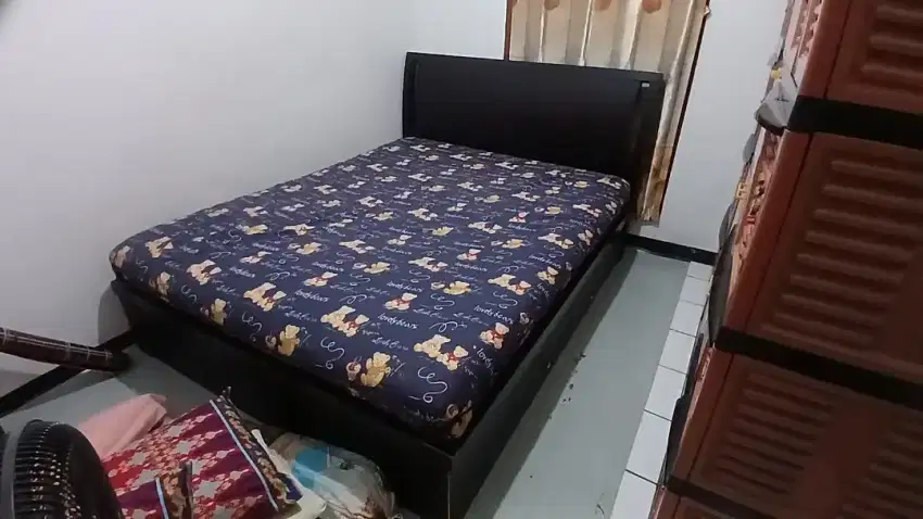 Dipan kayu +kasur
