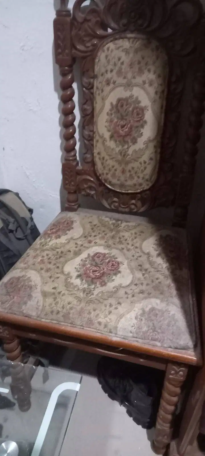 Dijual meja makan kayu jati 6 kursi, 1,4 jutaan