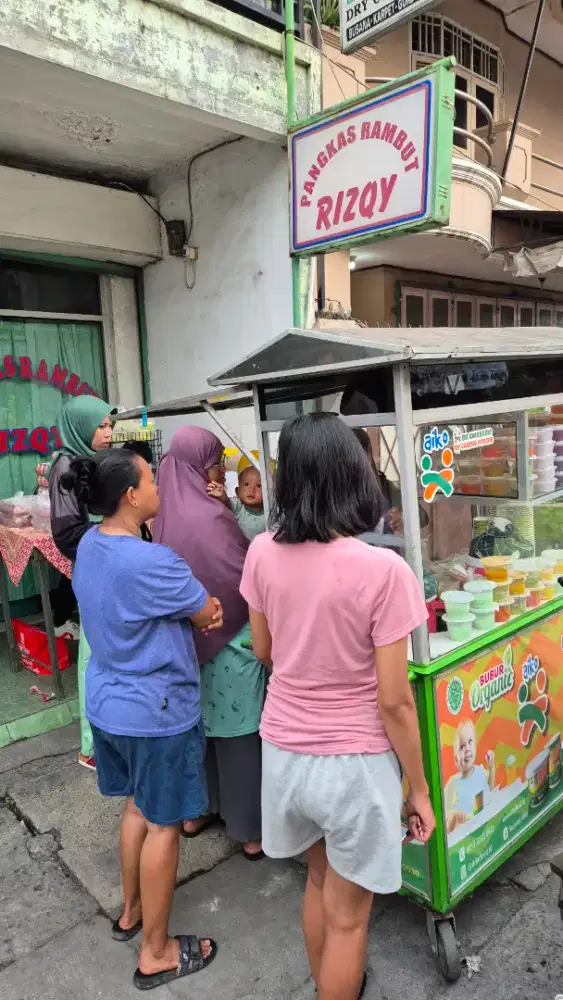Kurir Outlet Bubur Bayi