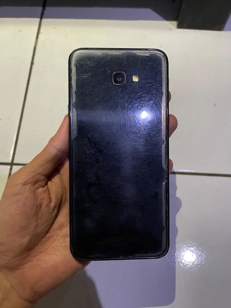 Jual Samsung J4 Plus 2/32 Batangan Nego Tipis