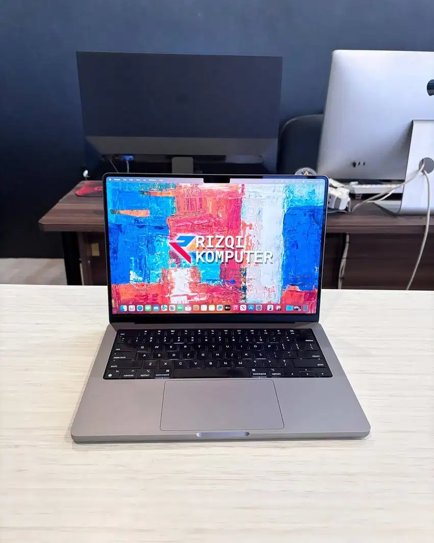 MacBook Pro M1 2021 Processor Apple M1 Pro CPU 8 Core Ram 16GB