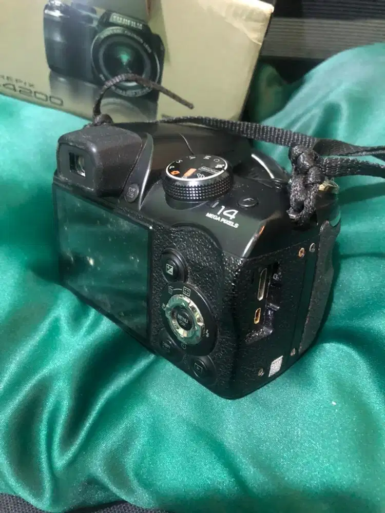 Kamera Prosumer Fujifilm FinePix S4200