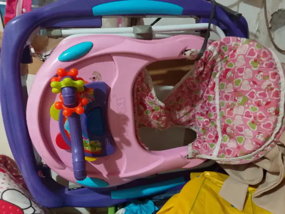 Baby walker kondisi baik