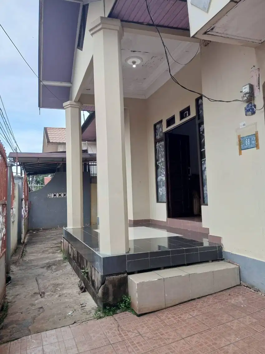 BUTUH UANG DIJUAL CEPAT - RUMAH PERMANEN LOKASI STRATEGIS TENGAH KOTA