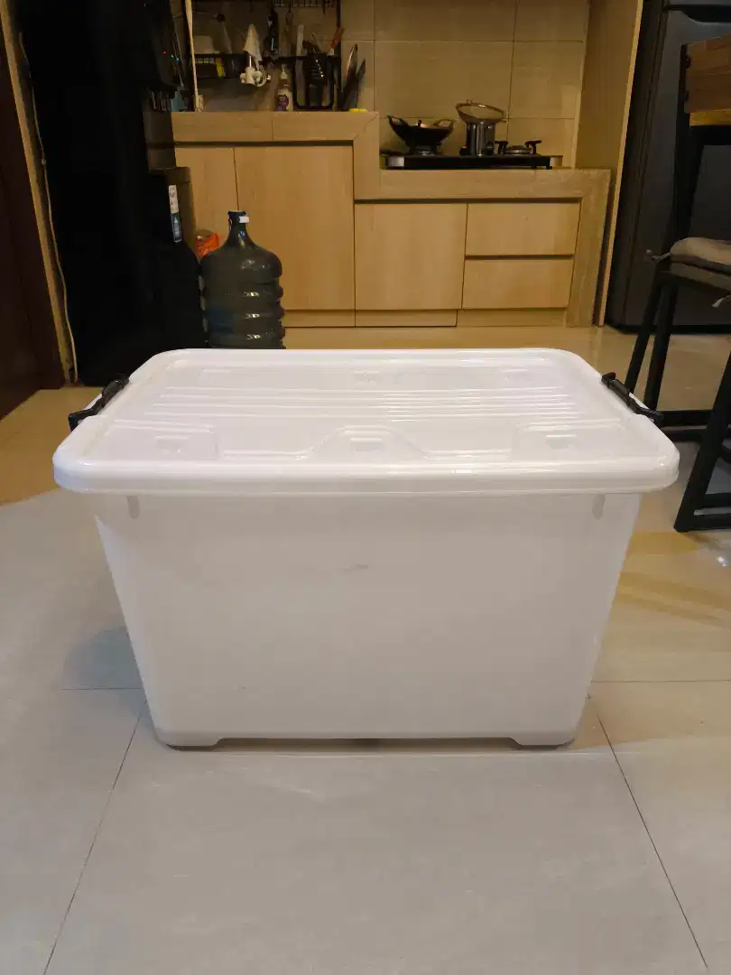 EZY BOX SMART STORAGE SPACE PRELOVED