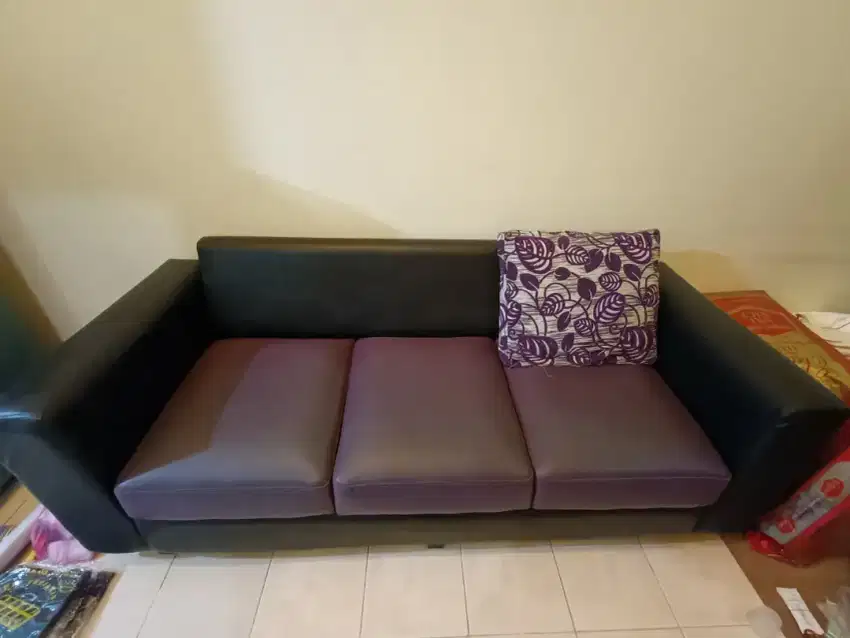 Sofa color ungu