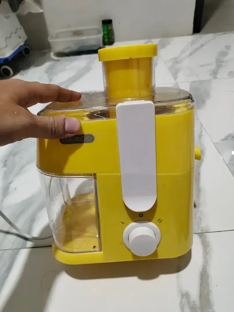Memo juice extractor